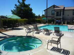 Building Photo - 10911 Sabre Hills Dr