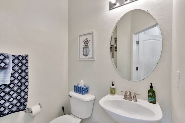 Foto del edificio - Great Townhouse in Gated Community