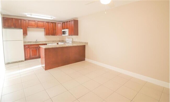 Building Photo - 4360 Lilac St