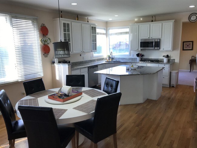 Building Photo - 4 br, 4 bath House - 6590 Shadowood Dr