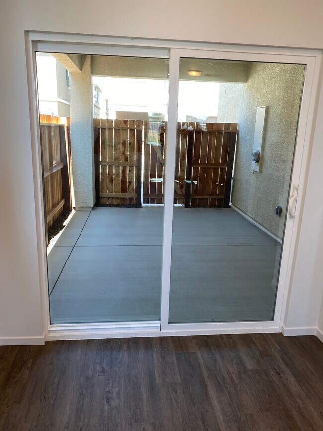 Foto del edificio - 9502 Nautical Mile Rd