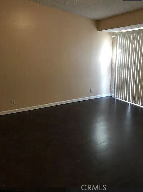 Building Photo - 807 E Pepper Tree Dr