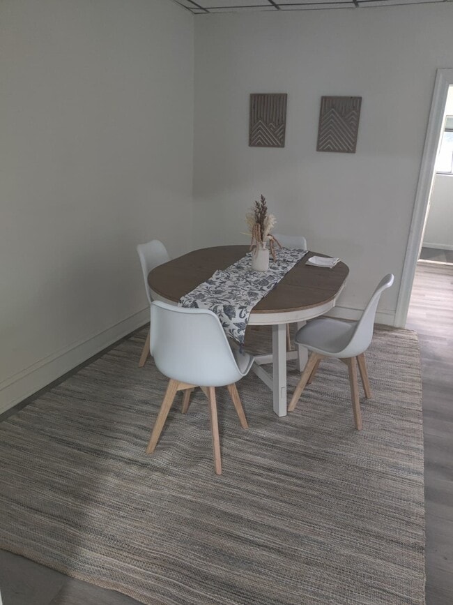 Foto del edificio - 310 E Eleanor St