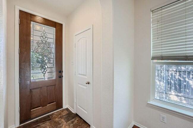 Foto del edificio - 1100 Hyde Park Dr