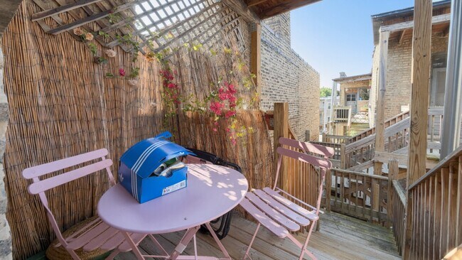 Building Photo - 2555 W Eastwood Ave