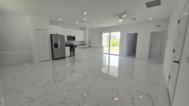 Photo - 2809 64th St W House