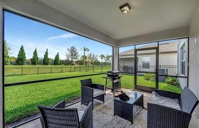 Building Photo - 9079 Royal River Cir