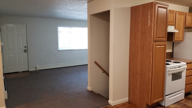 Building Photo - 1625 NE Wheatland Dr
