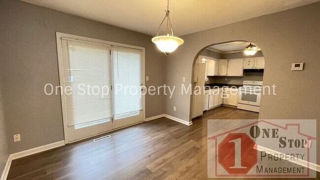 Building Photo - 3 Bedroom, 2 Bathroom in Lee's Summit!