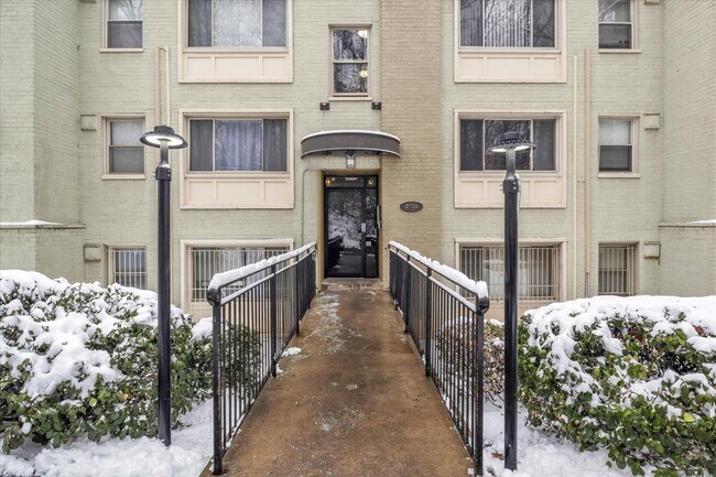 Foto del edificio - 2850 Hartford St SE