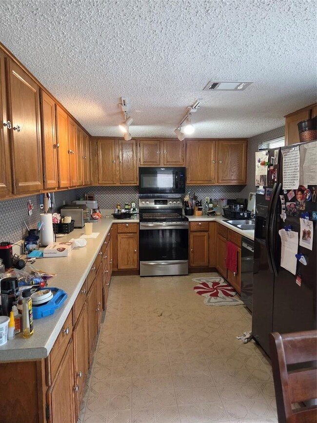 Foto del edificio - 8716 Clearbrook Trail