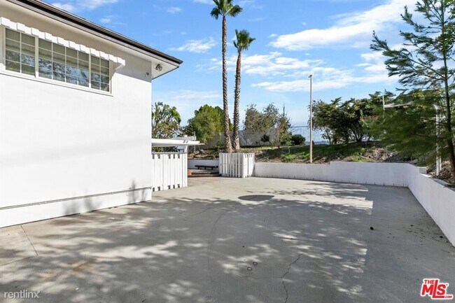 Foto del edificio - 4 br, 2.5 bath House - 4890 La Montana Cir