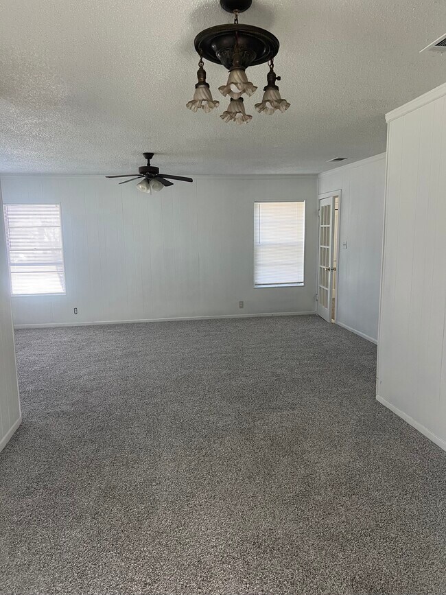 Foto del edificio - 126 E Colonial Dr