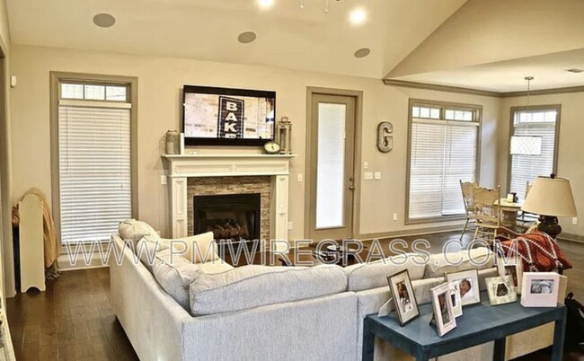 Foto del edificio - 110 Hall Hill St