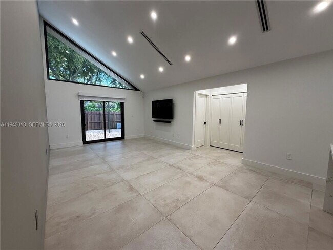 Foto del edificio - 9208 SW 132nd St