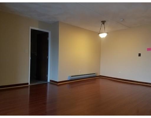 Foto del edificio - 215 Thomas E. Burgin Pkwy