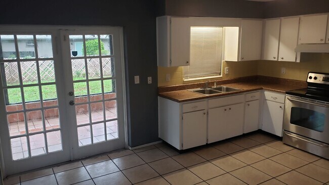 Foto del edificio - 3 bedroom 1 bath home