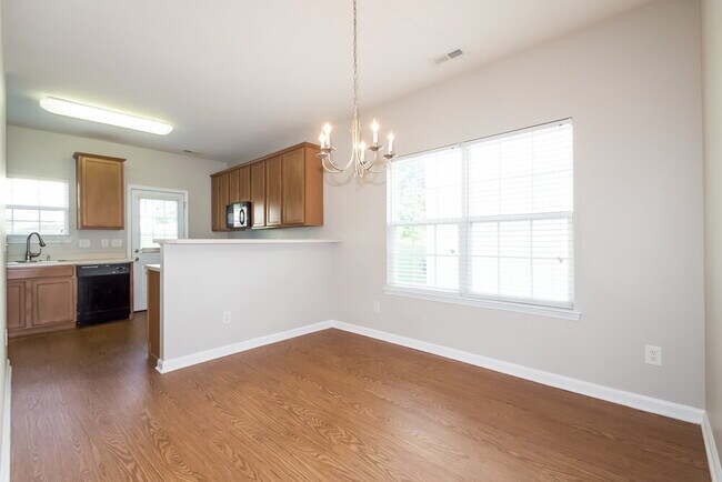 Building Photo - 4001 Laurel Glen Dr