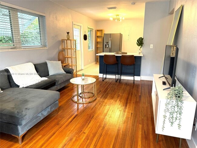 Foto del edificio - 3095 SW 21st St