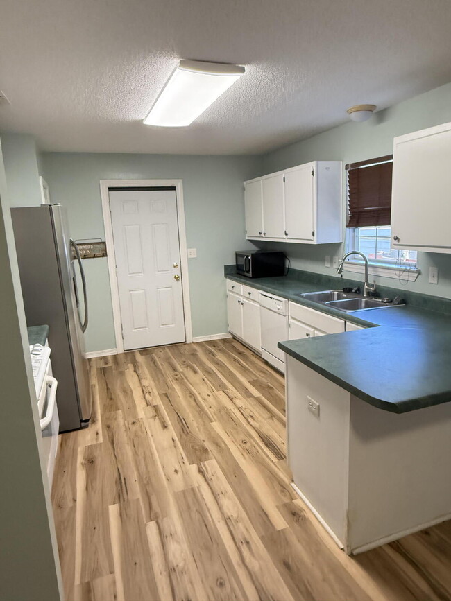 Building Photo - 968 Southern Oaks Ct