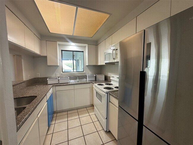 Building Photo - 4144 Greystone Way