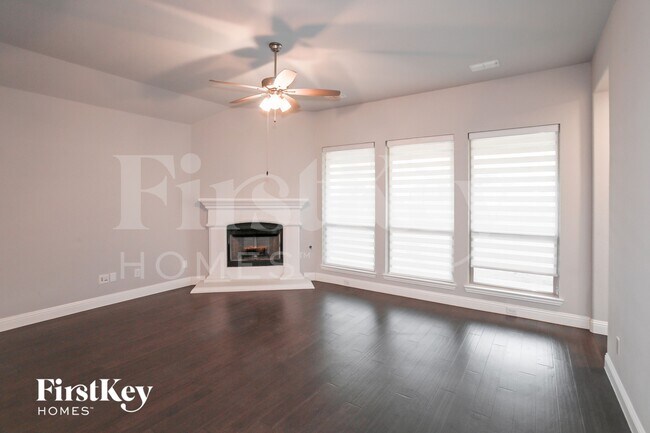 Foto del edificio - 1621 Everitt Trail