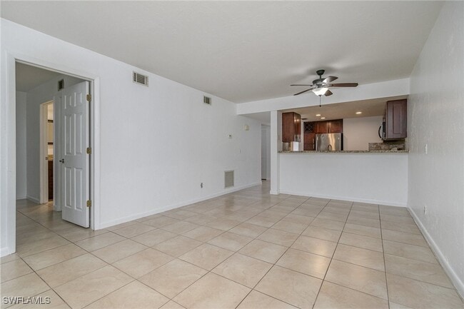 Building Photo - 2135 Crystal Dr