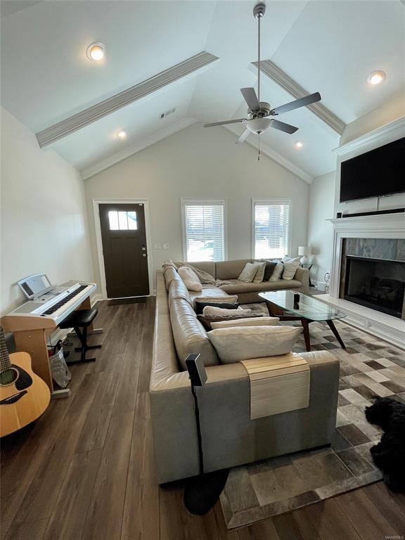 Building Photo - 1243 McClain Dr