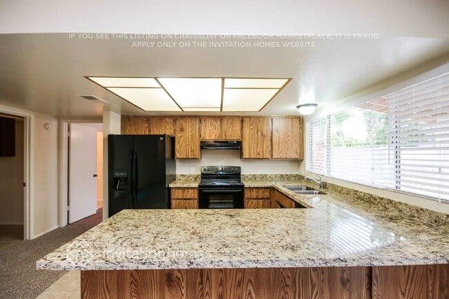 Building Photo - 3630 W Carla Vista Dr