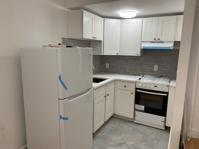 Building Photo - 41 Strathmore Rd