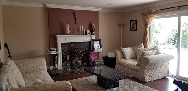 Family Room - 16383 Shasta St