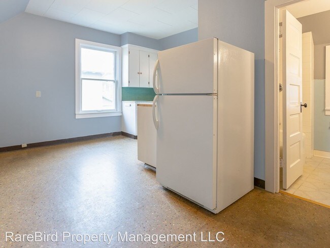 Building Photo - 405-409 2nd St