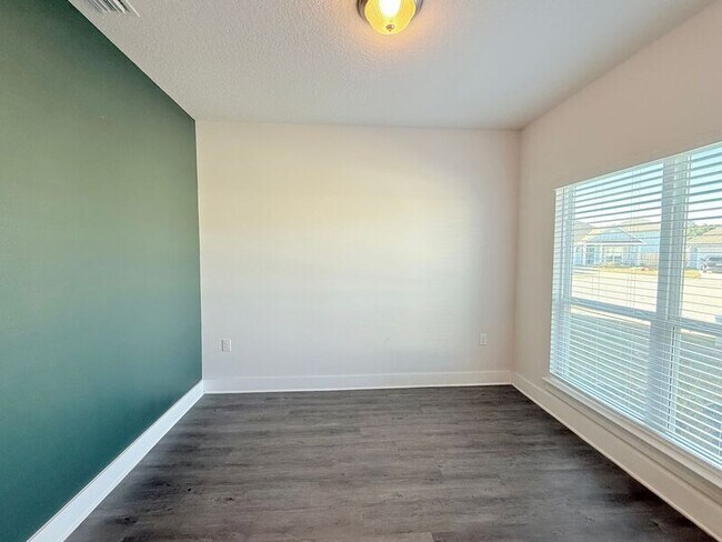 Foto del edificio - 5732 Conley Ct