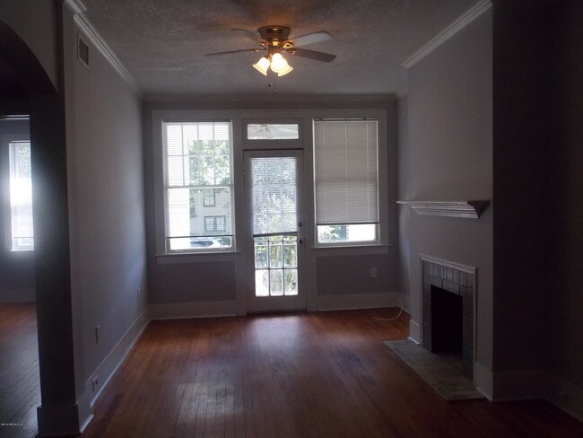 Building Photo - 2359 Oak St