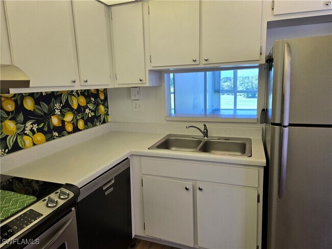 Foto del edificio - 1580 Pine Valley Dr