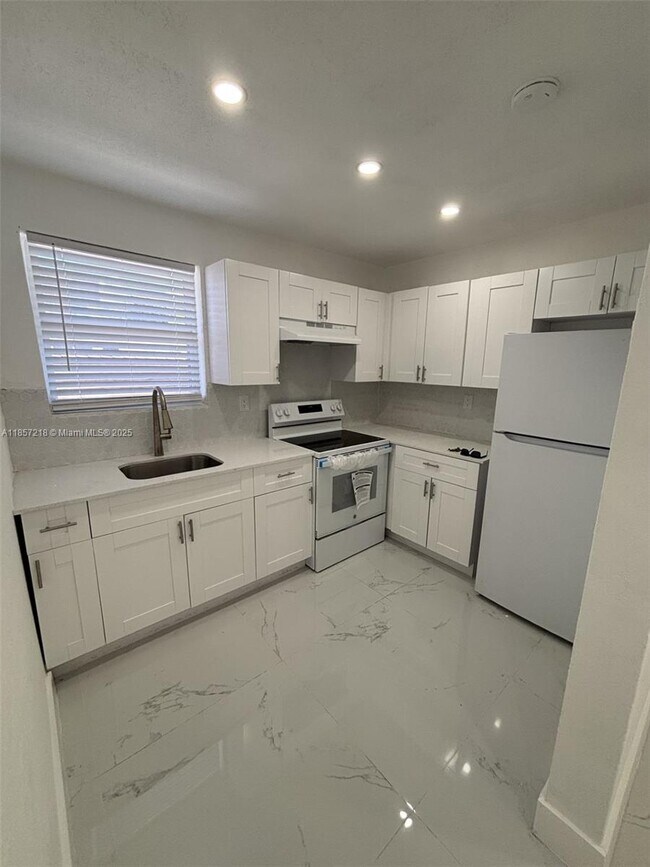 Foto del edificio - 629 SW 10th St