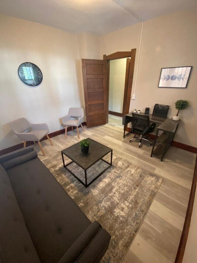 Building Photo - Zen House