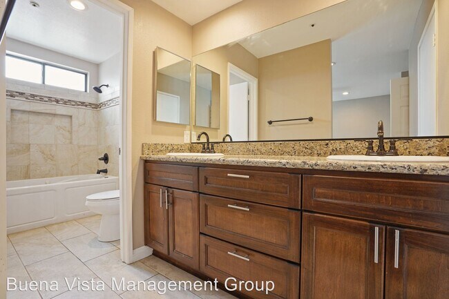 Foto del edificio - 4 br, 3 bath House - 17263 Cerritos St