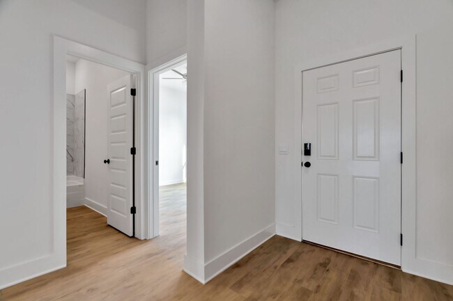 Foto del edificio - Brand-New Luxurious 4 Bedroom in Bentonville!  FENCE INCLUDED!