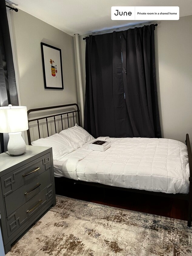 Room in Shared 2 bed/1 bath home - Room in Shared 2 bed/1 bath home