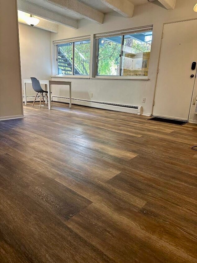Foto principal - 2401 S Gaylord St