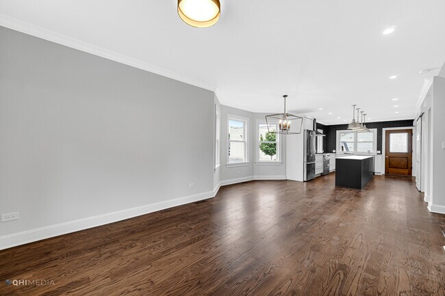 Building Photo - 337 Marengo Ave