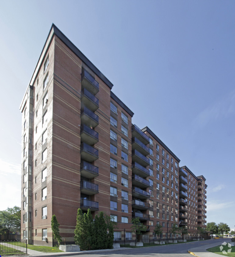 Building Photo - Springfield Gardens