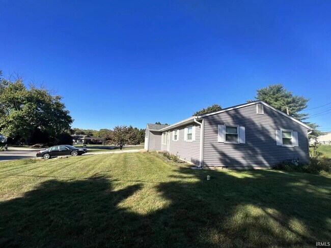 Building Photo - 4111 E Deckard Dr