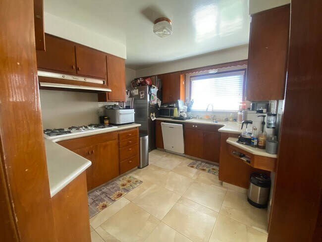 Foto del edificio - Pool Home in Orange for Lease