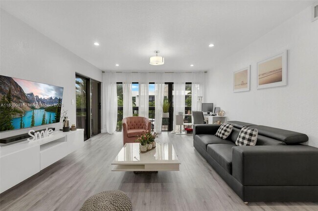 Foto del edificio - 5495 NE 25th Ave