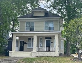 Building Photo - 1081 College St