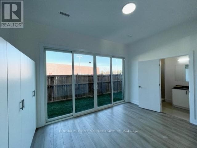 Building Photo - 29 Summersides Mews