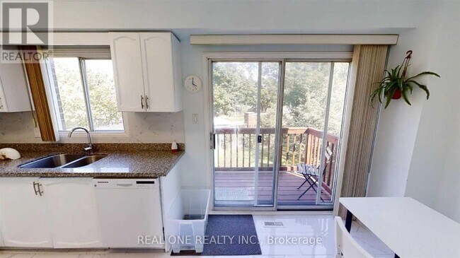 Building Photo - 41 Hinda Ln