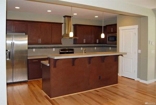 Building Photo - 4Bd/2.5Ba Issaquah House